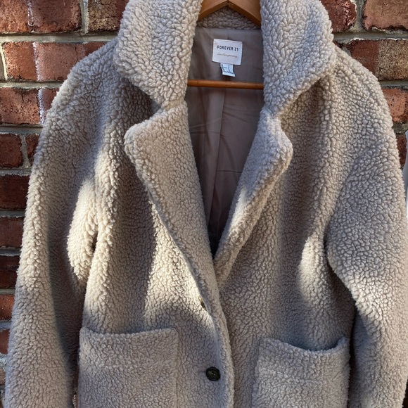 Forever 21 Jackets & Blazers - FOREVER 21 teddy bear 🧸 coat